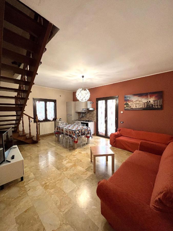 Volpe Dell'etna Apartment *